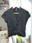 Schwarzer Kurzblazer von H&M, vorne mit 1 Knopf zu schlie?en- Gr??e S- sehr guter Zustand-5 Euro